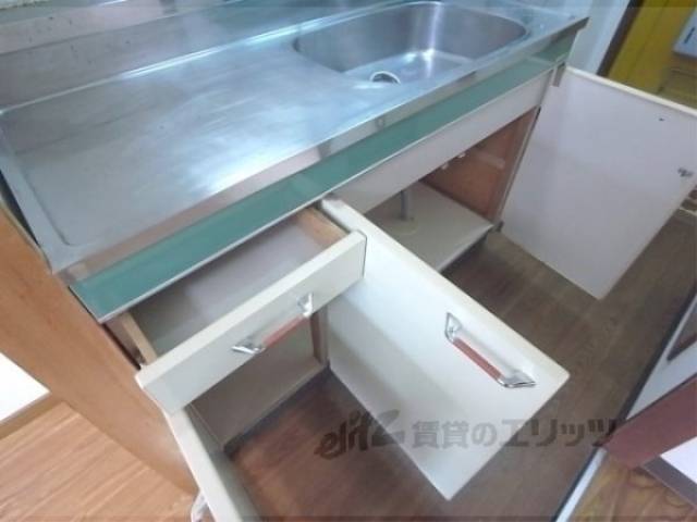 キッチン　下部収納