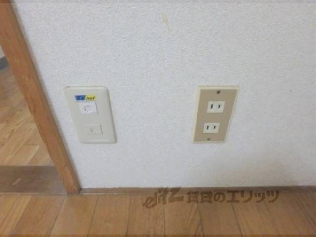 洋室　コンセント