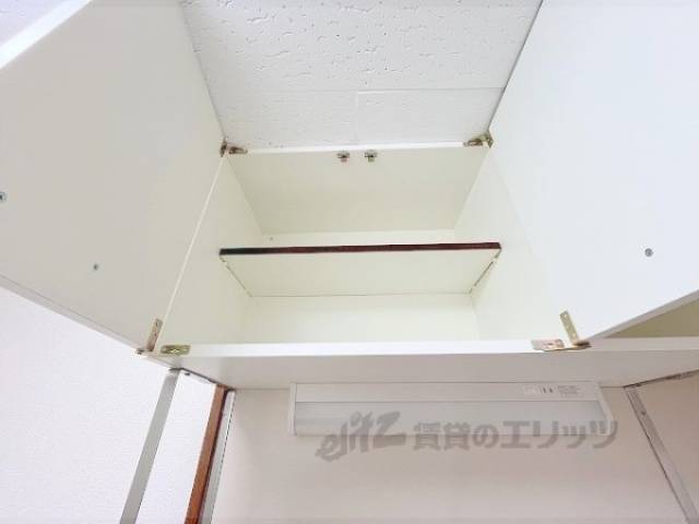 キッチン　上部収納