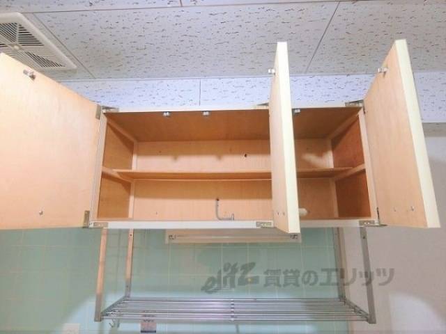 キッチン　上部収納