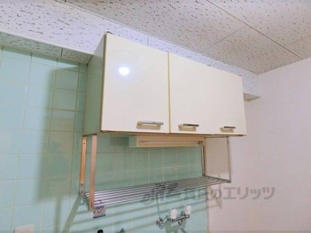 キッチン　上部収納
