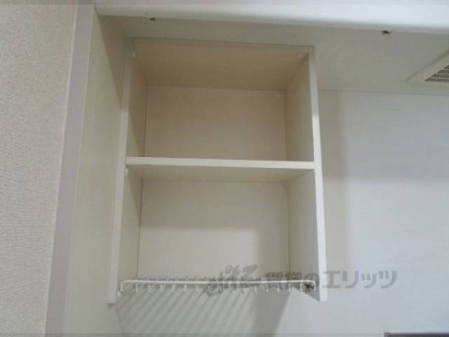 キッチン　上部収納