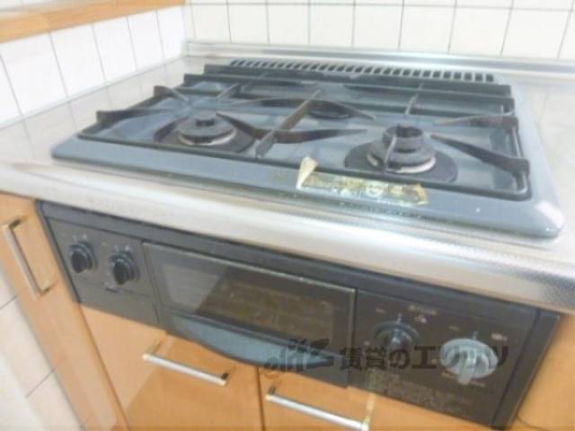 キッチン　ガス3口コンロ