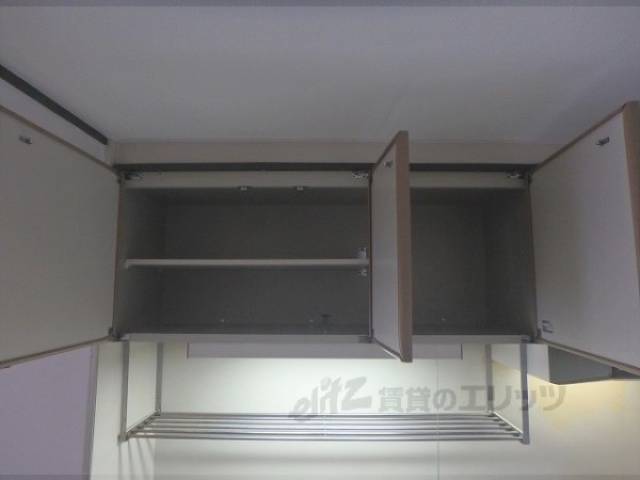 収納　キッチン上