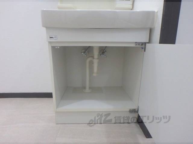 収納　洗面台下