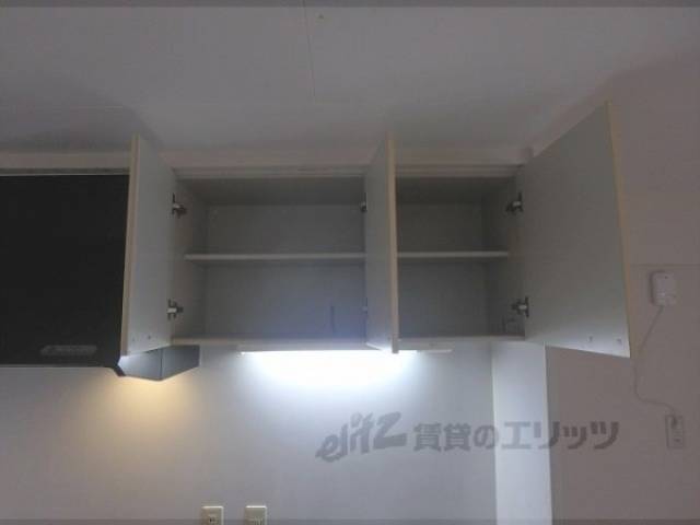 収納　キッチン上