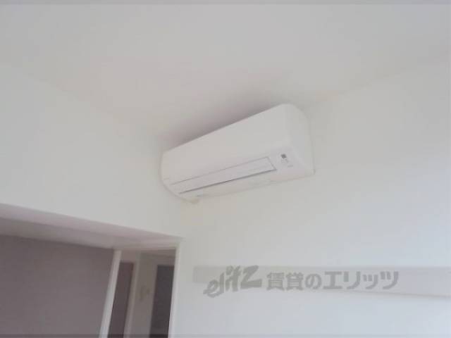 洋室　エアコン