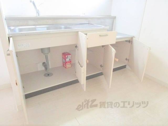 キッチン　キッチン下部収納