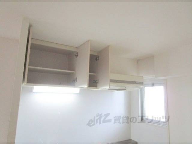 キッチン　キッチン上部収納