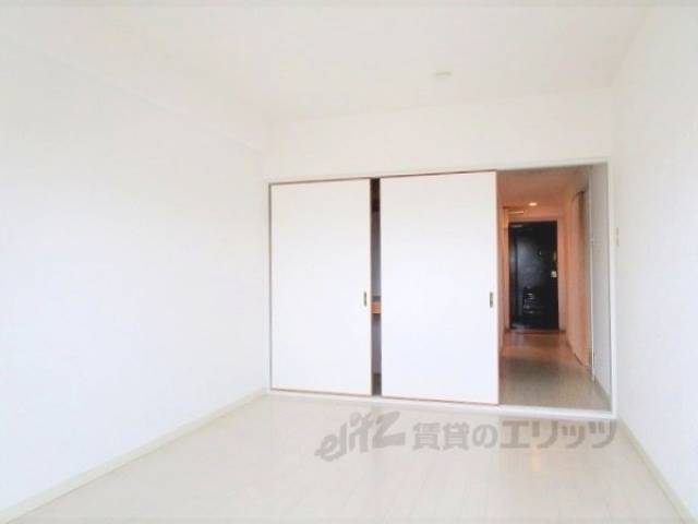 洋室　南側洋室