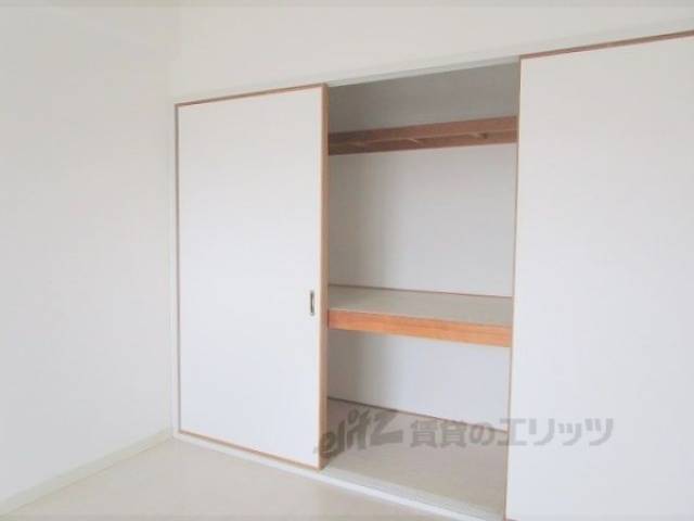 収納　南側洋室収納