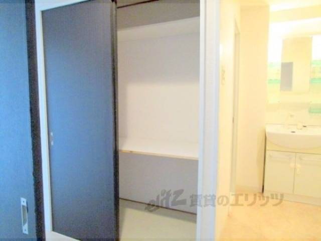 収納　廊下収納