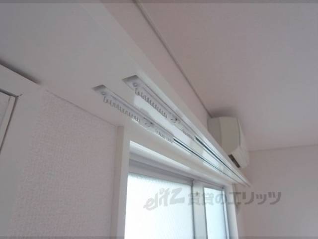 カーテンレール