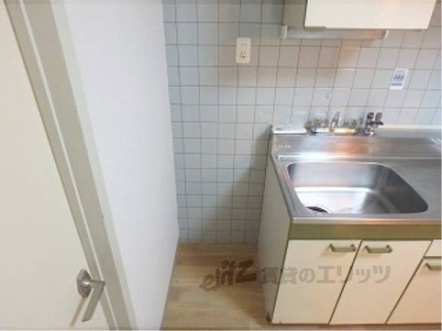 冷蔵庫置場　収納