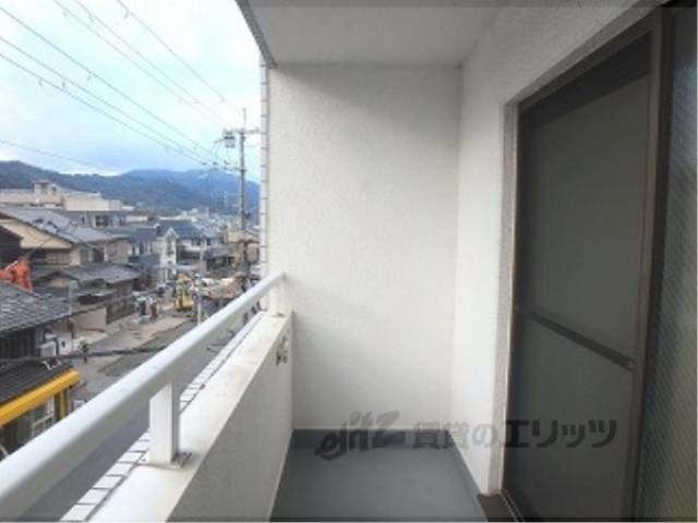 ベランダ　収納