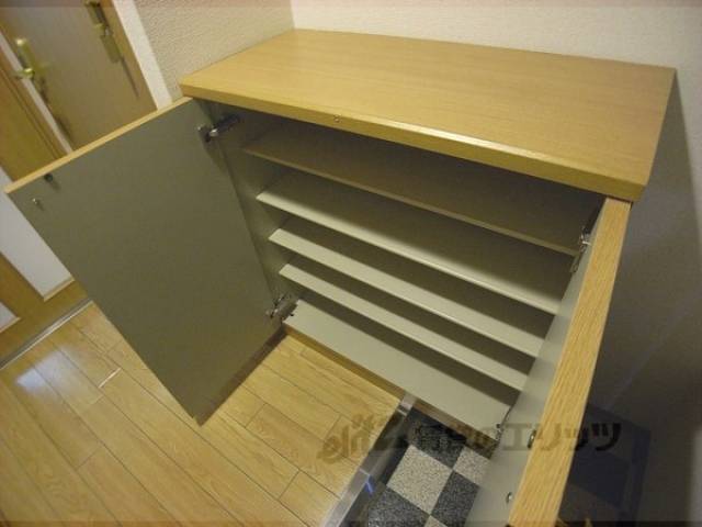下駄箱　たくさん収納可能な下駄箱です。