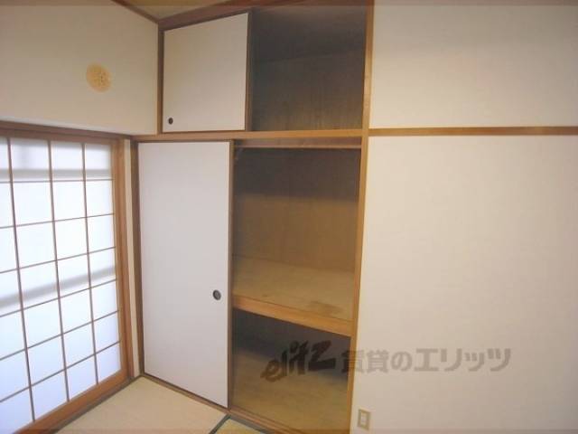 和室２収納