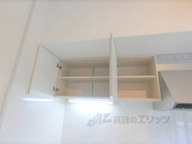 キッチン　上部収納