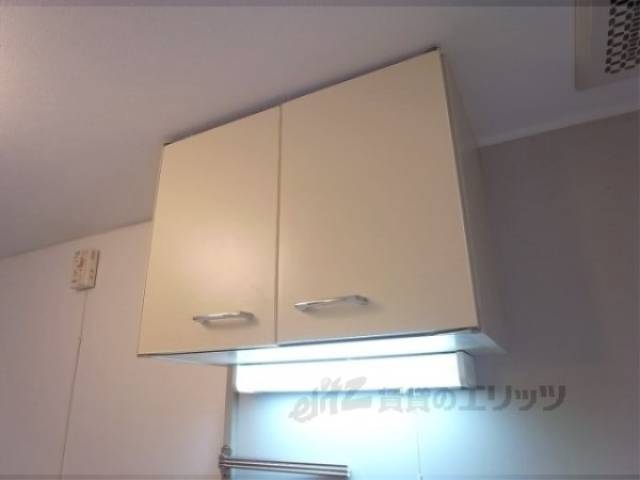 キッチン　上部収納