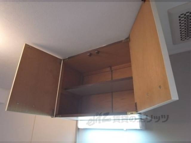 キッチン　上部収納