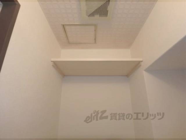 トイレ　収納上