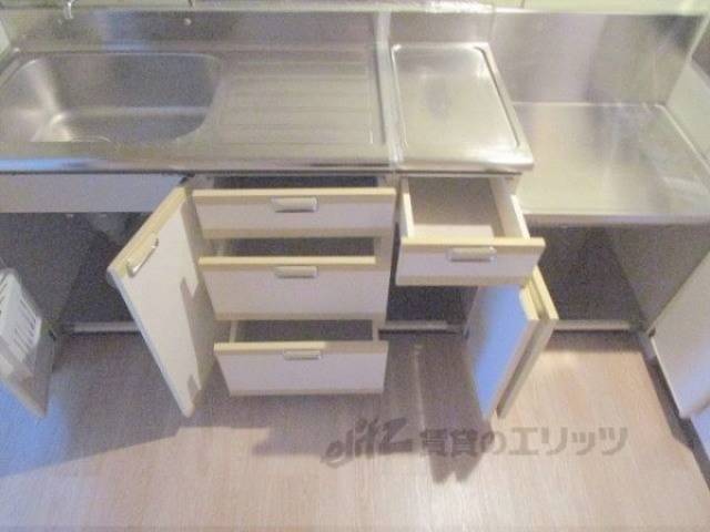 キッチン　下部収納
