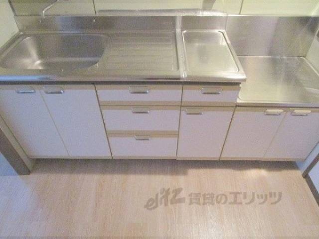 キッチン　下部収納