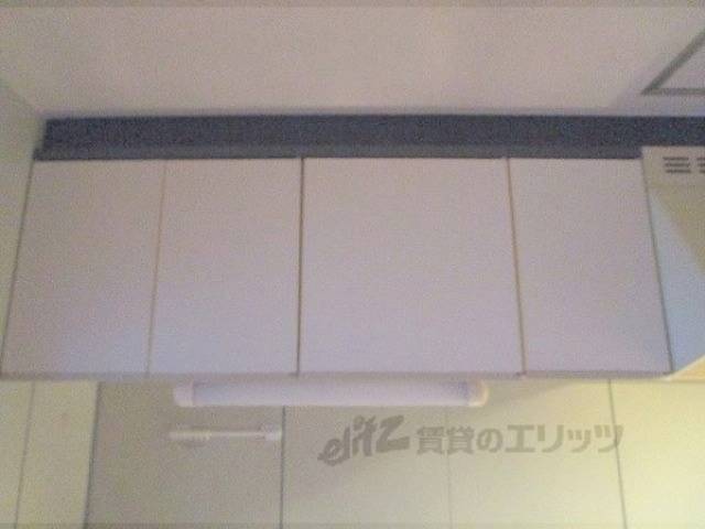 キッチン　上部収納