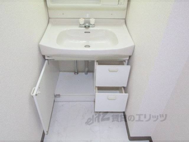 洗面所　下部収納