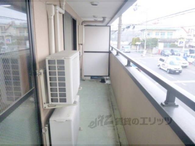 ベランダ　室外機あり