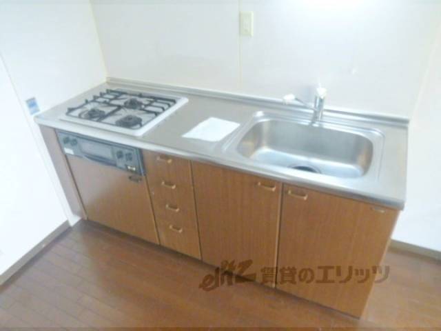 キッチン　3口コンロです