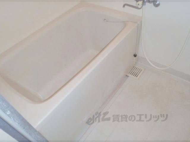 風呂　ゆったり入れるお風呂です。