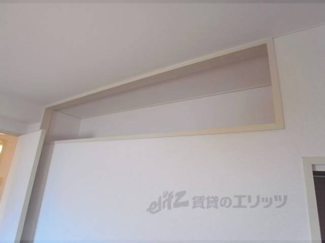 収納　玄関横の洋室