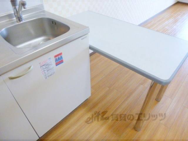 キッチン　キッチン横カウンター