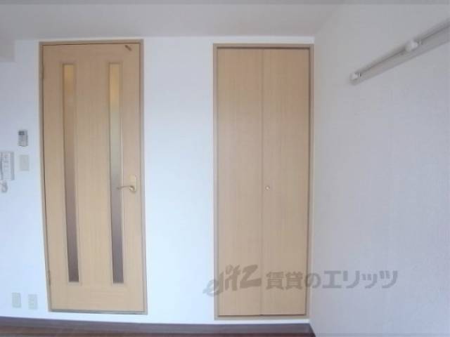 収納　クローゼットは二か所あります。