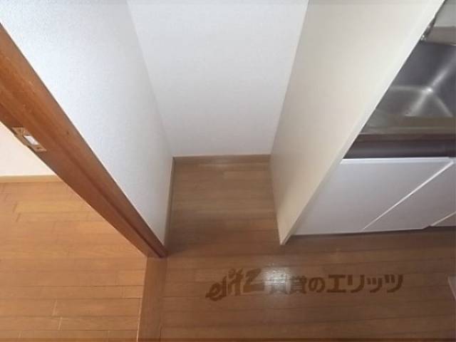 冷蔵庫置場　ガラス戸
