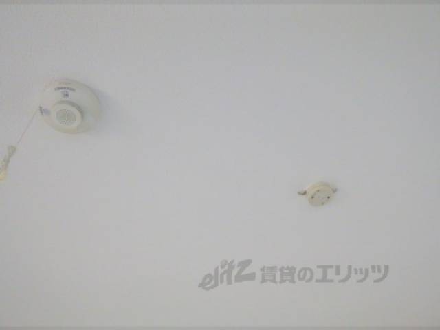 照明コンセント　火災報知機つき