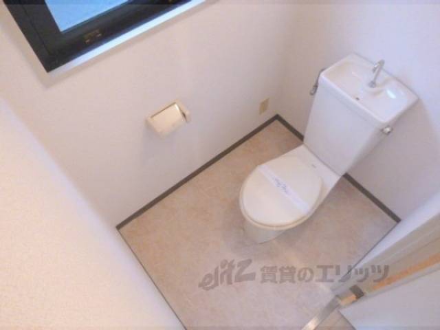 トイレ　トイレ　窓付き