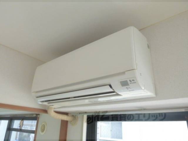 リビングエアコン