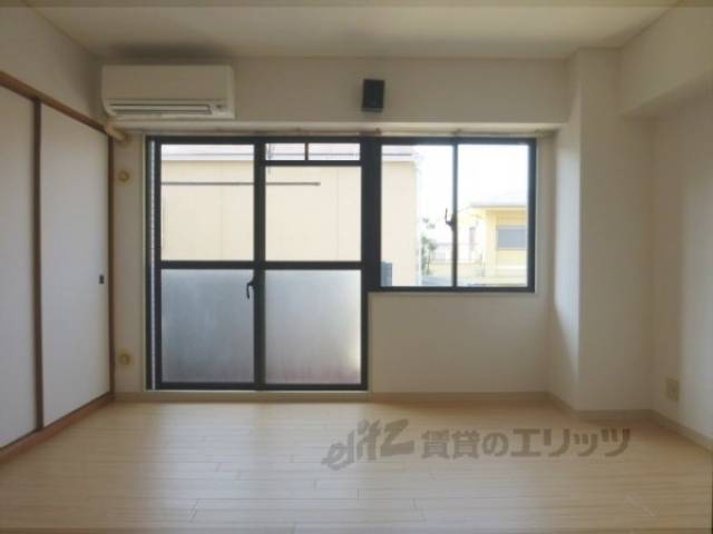 リビング　エアコン付きですよ