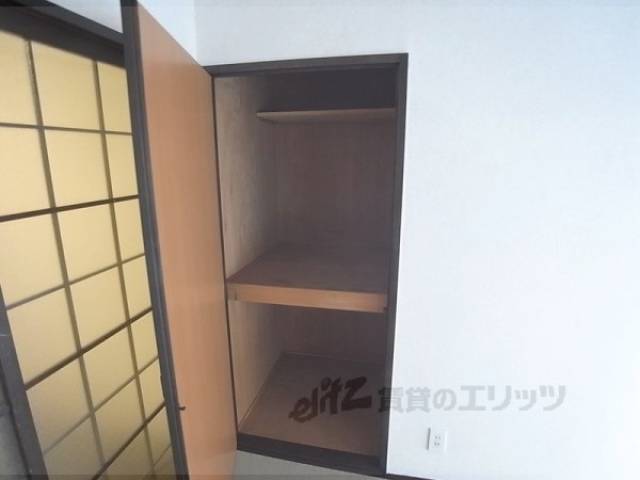 和室　収納