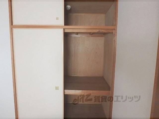 和室　収納