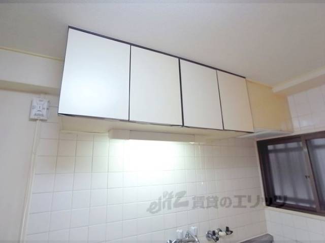 キッチン　上部収納