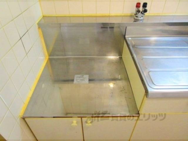キッチン　コンロ置き場