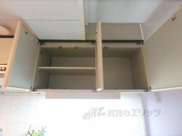 キッチン　上部収納