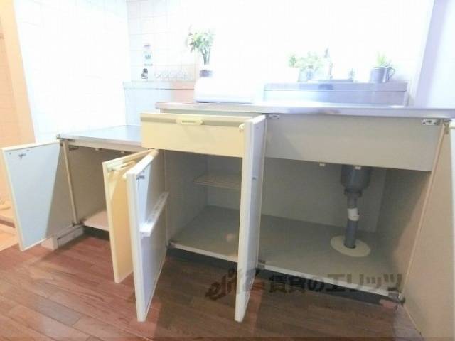 収納　下部収納