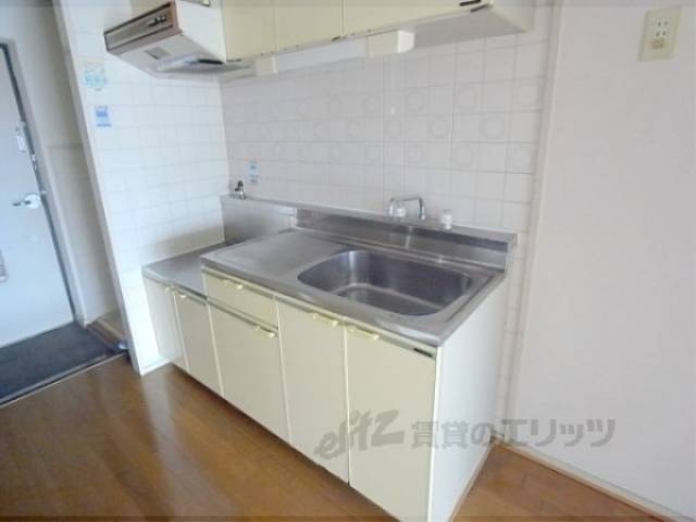 キッチン　ダイニングスペースとしても