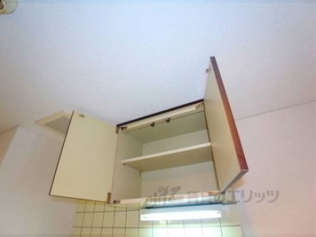 キッチン　上部棚