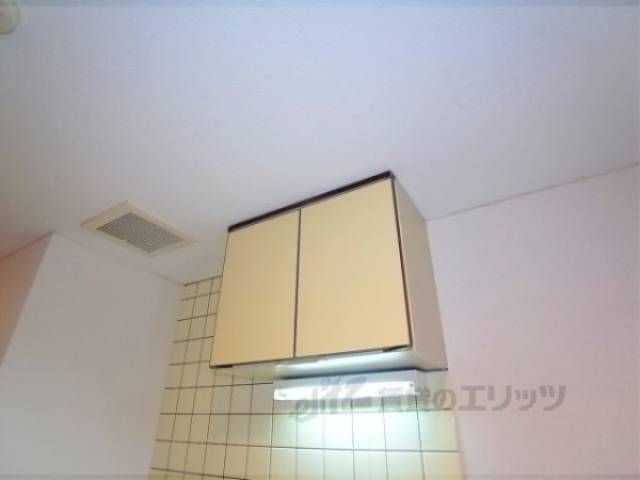 キッチン　上部棚