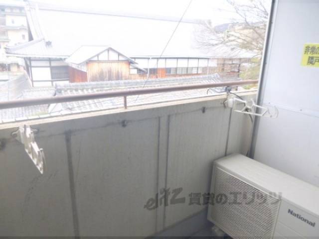 ベランダ　竿置き